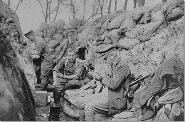 Hulme's company in the trenches at St Eloi